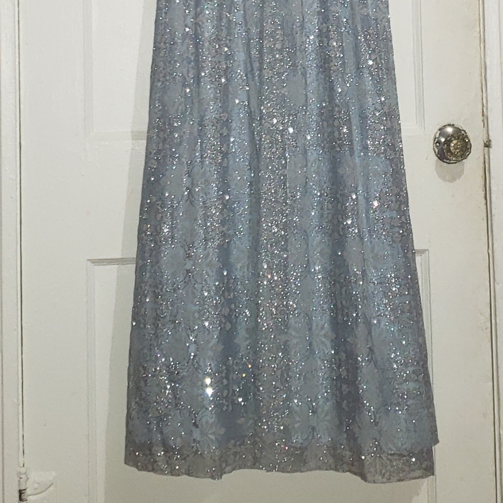 Dress - Picture 2 of 5
